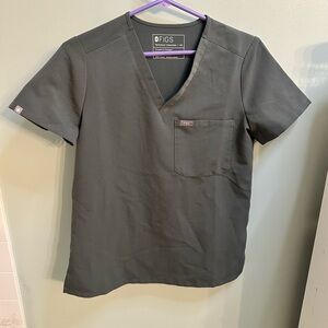 Figs scrub top